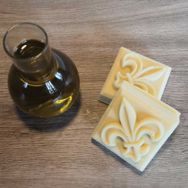 Savon naturel Blanche de Castille à l'huile d'olive très doux pour le visage et les enfants